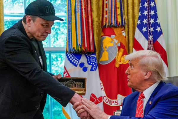Trump and Musk in Explosive Clash: Trillions at Stake in Power Struggle, Thiel Caught in the Crossfire