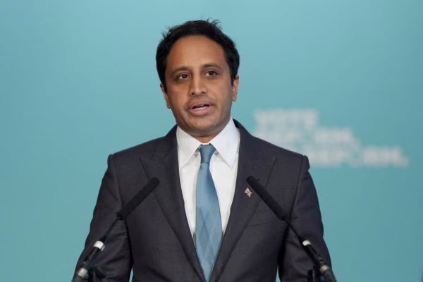 Reform UK Rocked by Internal Strife! Chairman Zia Yusuf Quits Amid New MP’s Burqa Ban Controversy